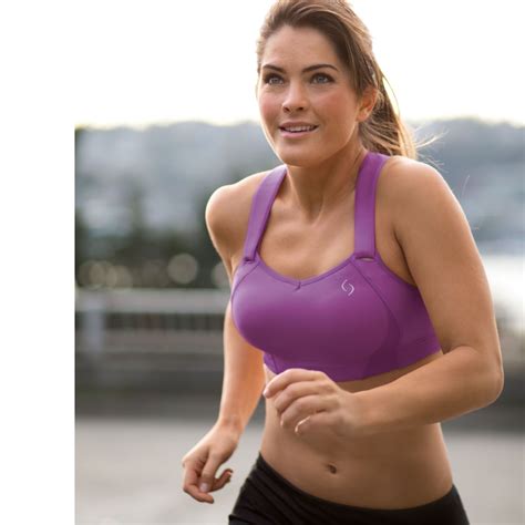 (good thing, since you likely have enough on your mind these days!) but there are a few factors worth considering when shopping for a good nursing sports bra: Best Sports Bras For Running | POPSUGAR Fitness