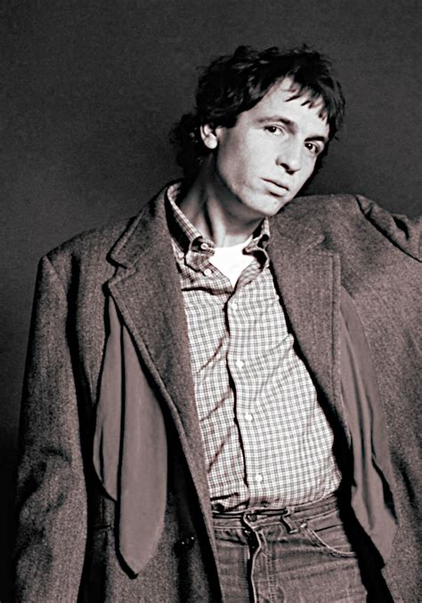 Nel film, con la regia di marco turco, hanno recitato claudio santamaria, laura chiatti, kasia smutniak, thomas trabacchi, vitalba. Ma il cielo è sempre più blu - Rino Gaetano