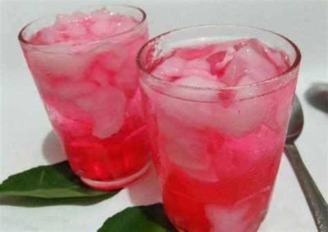 Es kelapa muda atau es degan adalah minuman segar pelepas dahaga yang terbuat dari daging dan air kelapa yang masih muda. Cara Membuat Es Degan Sirup : Agar Lebih Enak Racik Es ...