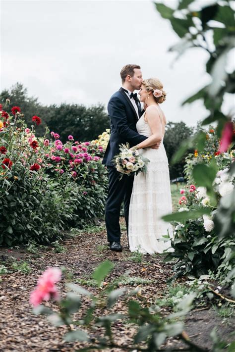 Schönste brautkleid für den schönesten tag. Hochzeit auf Schloss Jever mit Feier auf dem Nordenholzer Hof