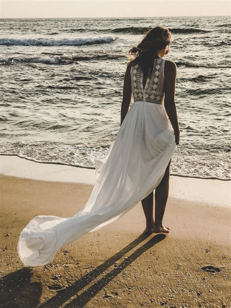 Kann man ein hochzeitskleid eigentlich auch günstig online kaufen? Neckholder Brautkleid Hochzeitskleid u-Boot-Ausschnitt | Etsy