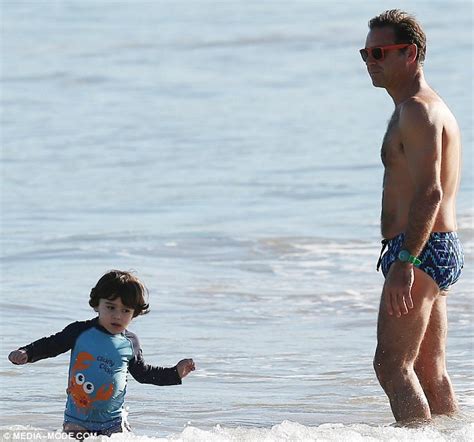 In his latest debacle, during a segment on feminism on sunrise, o'keefe argued profusely with one of his guests, mark latham, shouted him down and sprouted incorrect figures. Andrew O'Keefe in budgie smugglers on Bondi beach with son ...