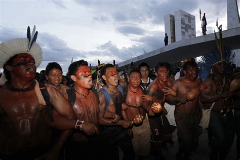Indigenous Tribes in Brazil Rebel against Farmers and Government - DER SPIEGEL