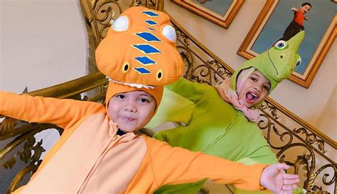 Baby qahtan tebak foto bayi gen halilintar. FOTO: Potret Menggemaskan Qahtan, Anak Bungsu di Keluarga Halilintar - Hot Liputan6.com
