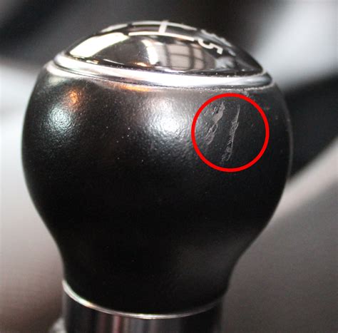 Der glanz einer frisch gereinigten hochglanzfliese steht für hygienische sauberkeit. Wie bekomme ich diese Kratzer im Leder weg? (Auto, Reparatur)