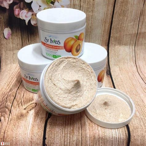 St ives provides skincare and body care products that consist of natural ingredients such as: Review chi tiết tẩy tế bào chết St.Ives có tốt không?