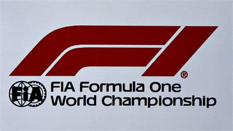 Le logo officiel du championnat de formule 1 !!! Formula 1 New Logo - The Formula 1 Girl: Formula 1 Blog ...