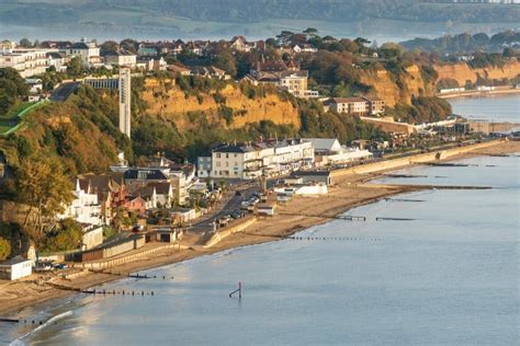 Newport is the centrally located county town, with an area population of 25,496. Things To Do On The Isle of Wight (2021 Guide) - Secret ...