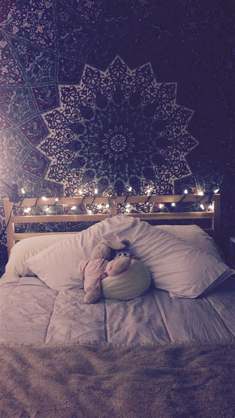 Choose small, clear lights, also called fairy lights, to add a touch of romance to your bedroom. 45 Ideas To Hang Christmas Lights In A Bedroom - Shelterness