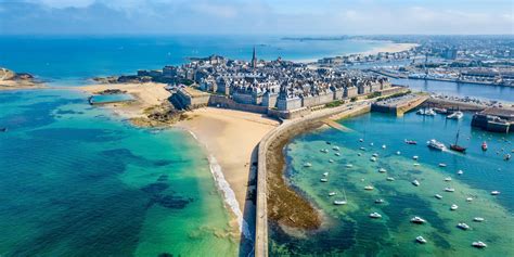 Best hiking trails in bretagne, france. Saint-Malo | Brittany tourism