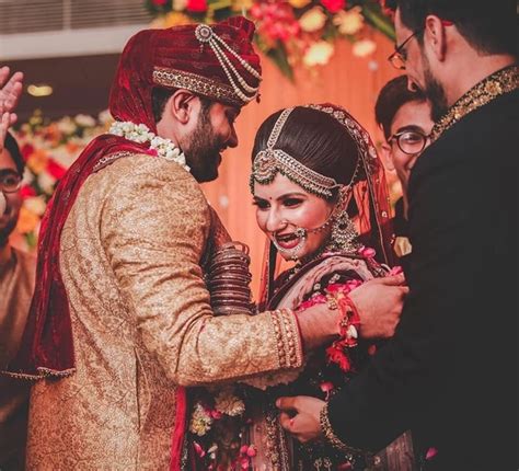 It is created with the mixture of skills happy stories studio team is the best candid wedding photography and candid wedding videography team in patna. Which are good and affordable wedding photographers in Patna? - Quora