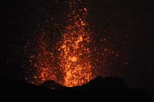 L'etna si è risvegliato da qualche giorno! Etna: Eruzione 2002 - Criluge.it