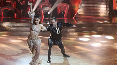 Nézd meg a best of dancing with the stars különleges adását, ahol megmutattuk, lelepleztük és kibeszéltük az összes kulisszatitkot! Noszály Sándor és Détár Enikő megsérült a Dancing with the ...