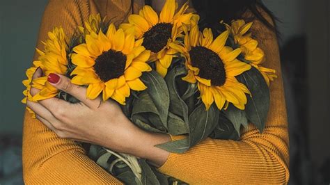 Update kata caption dan gambar terbaru lainnya: 15 Kata-Kata Mutiara Wanita Tegar yang Keren dan ...