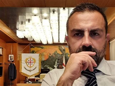 A parte il molise promosso da rosso ad arancione e la sardegna che da bianca potrebbe passare a tingersi di arancio, per questa settimana i colori delle regioni restano come sono. Sardegna arancione? Il Governo ascolti la Regione ...