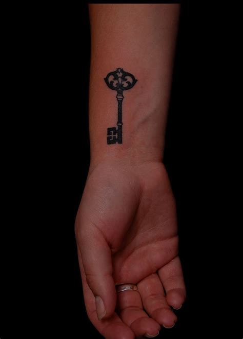 Vintage key tumblr, schl ssel tattoo lilz, romawi style skeleton key tattoo design sketch magazine, heart key tattoo free tattoos designs im. 55 Attractive Key Wrist Tattoos