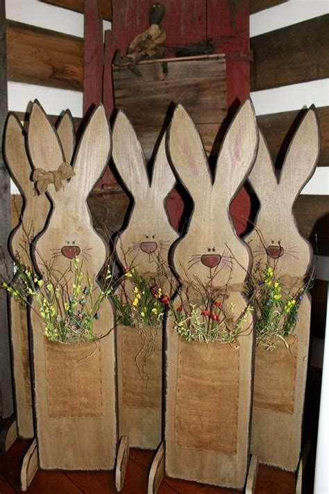 Osterhase aus holz kleidung und kopf aus metall in edelrost größe: 29 inspirierende Ideen für Osterdeko aus Holz mit ...