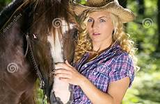 cowgirl blond pferd ihrem cheval