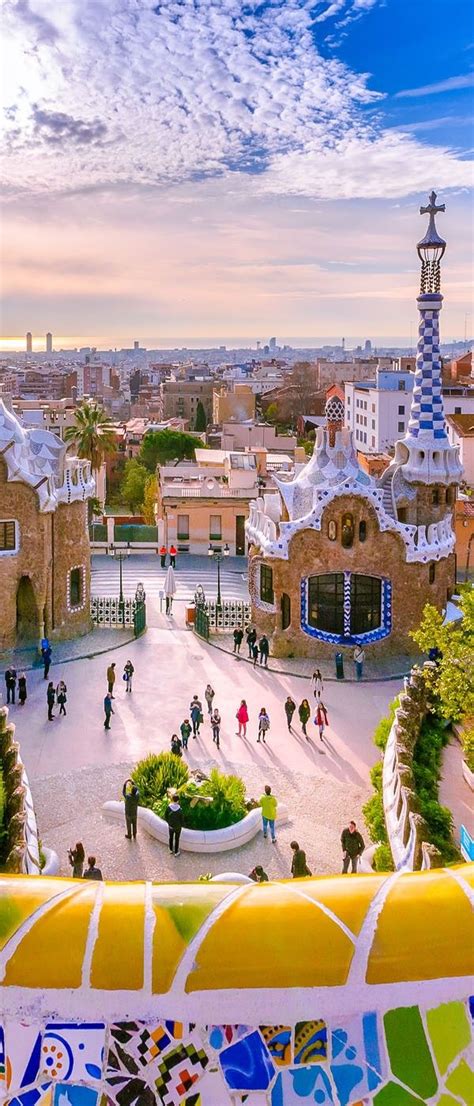 Comfortable apartment with kitchen, near port vell. Barcelona holds Mediterranean beauty as its crown. Sun ...