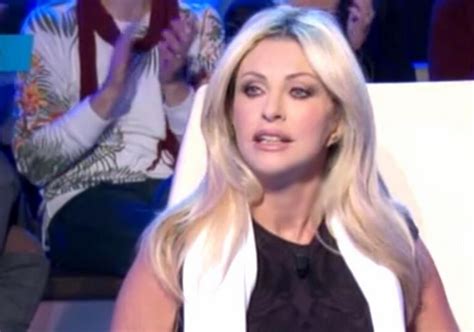 Paola ferrari (paola francesca ferrari) was born on 6 october, 1960 in milan, italy, is a journalist, television presenter, politician. Ferrari e Santanchè, clamorosa lite: "I motivi sono ...