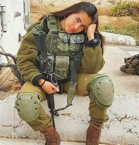 T en out of every 100 army helicopter pilots are women — but they account for only 3 out of every 100 accidents. 15 Stunning Female Soldiers From Armies Around The World - Men Can Relate | Idf women, Female ...