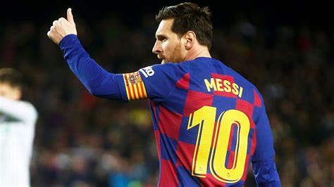 Lionel messi earns $126 million per year, of which $92 million is salary and $34 million is endorsements. Barcelona's Lionel Messi agrees to 70% pay cut amid ...