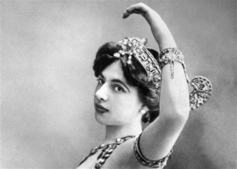 She was a spy active in the underworld, and may as well have been the most wondrous individual among her kind. Há cem anos Mata Hari era fuzilada por espionagem - ISTOÉ ...