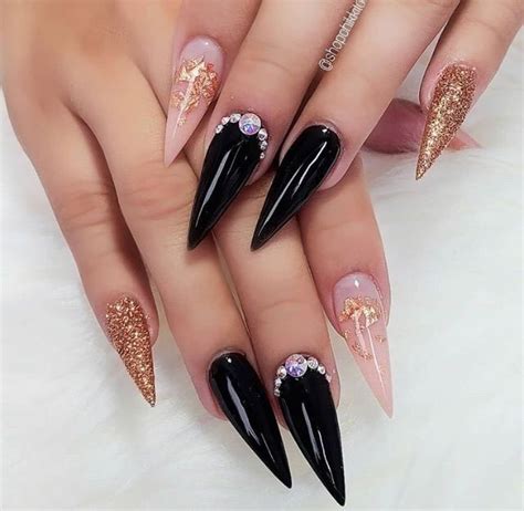 Diseños de uñas acrílicas ✅ en tendencia e ideas para ponerte al dia con lo ultimo de la moda de uñas bonitas decoradas y elegantes para cualquier ocasion. 43+ Diseños de Hermosas Uñas Decoradas con Pedrería (2020 ...