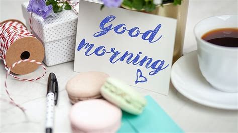 Di awal pagi kumulai kembali langkah ini. 25 Ucapan Selamat Pagi Romantis Banget untuk Kekasih Hati ...