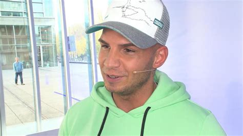 Declension reporterin is a feminine noun and reporter is a masculine noun. "Am liebsten eine Kassiererin": Pietro Lombardi sucht seine Traumfrau | RTL.de