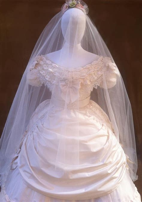 This lovely civil war ball gown brings to life the crinoline era, or early victorian period. 1860s wedding dress- ball gown- victorian dress | Wedding ...