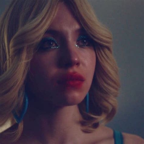 Alabama worley proves that crimes against fashion do pay. Cassie's Alabama Worley from True Romance, Euphoria ...