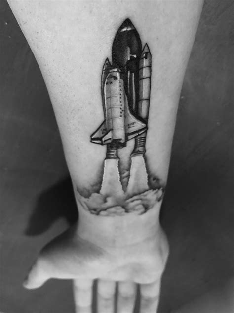 Largest selection temporary tattoos in the world (>4,000 top designs) order your temporary tattoos online this black and white large space shuttle temporary tattoo brings you to the outer space. I thought you guys might enjoy my new Discovery tattoo ...