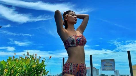 Potret Kece Erika Carlina Saat Berjemur, Selebgram Sahabat ...