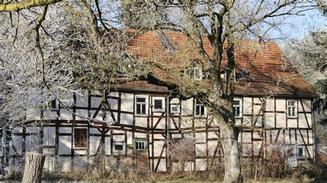 Das haus vom kannibalen von rothenburg armin meiwes. Armins Meiwes: Kommt der Kannibale von Rotenburg dieses ...