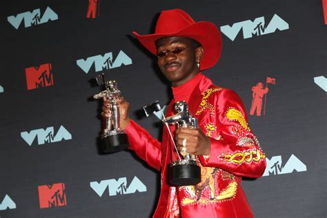 The singer then posted a second tweet which focused on the artwork for the ep, zooming in on part of the image copyrighttwitter / lil nas x. Rapper Lil Nas X 'No Longer Gay' ... Thirsting Over Sza On Twitter!! - MTO News