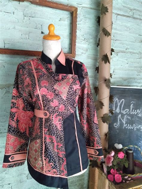 Hadir dengan model tampilan yang modis dan trend terkini. Pin oleh Hidayah Muniroh di atasan di 2020 | Model pakaian ...