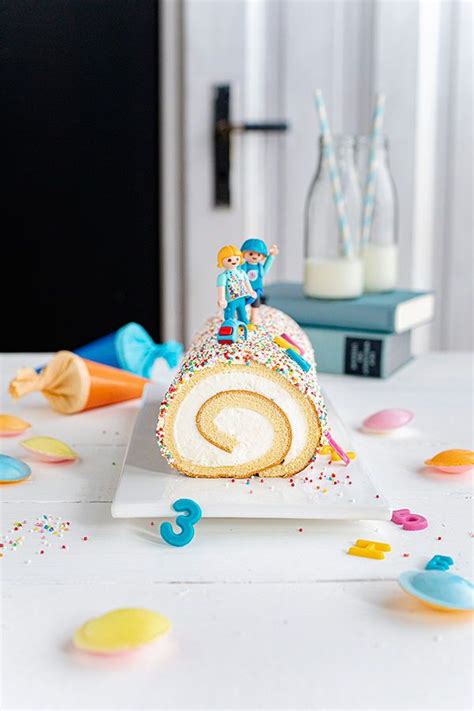 Jetzt nachkochen/ nachbacken oder von weiteren köstlichen rezepten von und mit mondamin inspirieren lassen! Sahnerolle mit bunten Streuseln und ABC-Dekor passend zur ...
