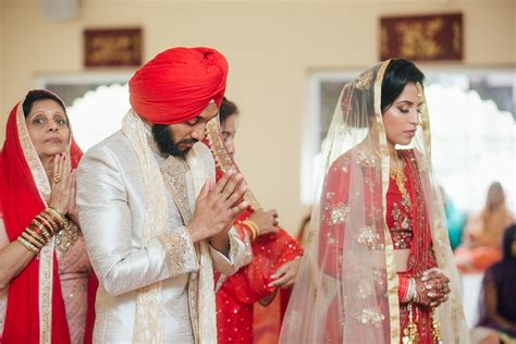 The anand karaj ceremony is a joyous and festive event in which families and friends from both sides are heavily involved. KV-sikh-wedding-ceremony-photography-by-tim-kwon (154 of ...