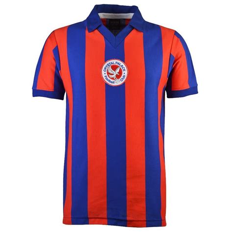 The official website of crystal palace football club, featuring news, fixtures, player profiles and information about selhurst park, the home of the eagles. Maillot rétro Crystal Palace 1975-1976