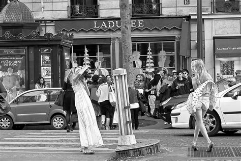 Image attentat-5 : Fotos gratis : peatonal, en blanco y negro, gente, la ...