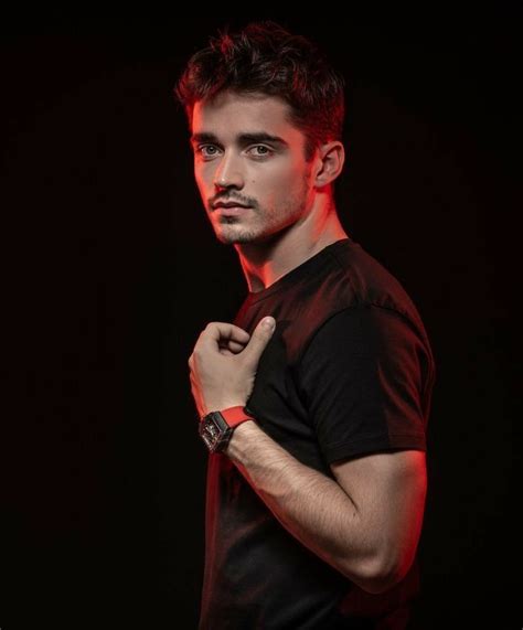 Charles leclerc, pilote ferrari en formule 1, est l'égérie de la marque italienne giorgio armani pour la collection de vêtements printemps/été 2020. Oh! He's My Ex (END) di 2020 | Penyiar radio, Pesiar, Olahraga