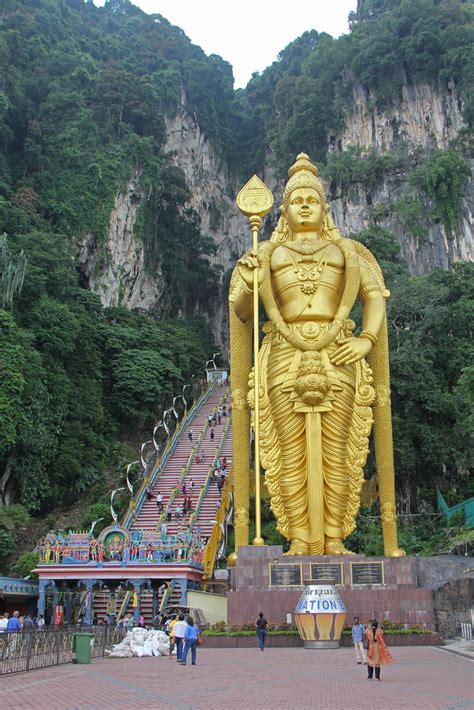 The batu caves offer the chance to learn about the stories and deeds of the hindu gods and culture. Lord Murugan, Batu Caves, Greater KL, Malaysia | Lord ...