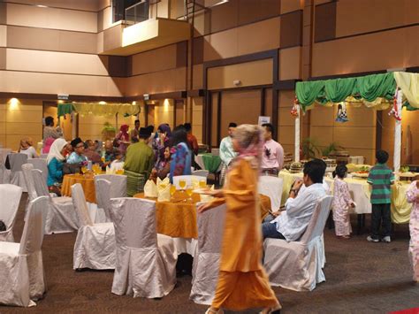 Hari raya aidilfitri persiapan di malaysia, hari raya aidilfitri disambut dengan meriah. SELAMAT DATANG KE BLOG RASMI KRAFTANGAN MALAYSIA CAWANGAN ...