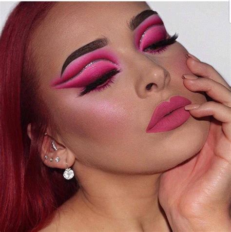 Its definitely a nightlife look but can also be wearable if toned down a little bit. Spring Pink Makeup Looks That Will Inspire You
