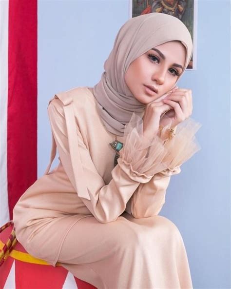 Larees muslimah clothing malaysia jubah jubah online. Koleksi Awek Tudung | Fashion, Muslim hijab, Hijab