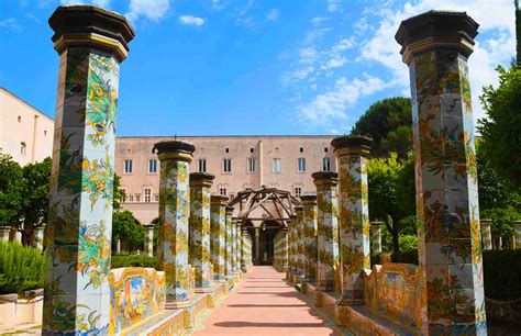 Rete teatrale regionale della toscana. Il chiostro di Santa Chiara: capolavoro rococò a Napoli ...