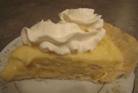 Piled high with fresh ripe bananas and creamy vanilla filling, then topped with whipped cream and toasted coconut. Grandmas Banana Cream Pie Recipe - Food.com