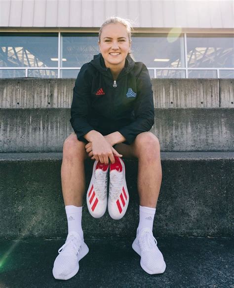 Последние твиты от women's soccer fr (@womenssoccerfr). Pin by Maddy on Sports | Soccer outfits, Usa soccer women ...
