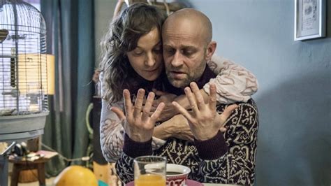 Seine fabrikwar zuvor mehrfach mit dem wort kinderschänder besprüht worden. "Tatort" im TV und Live-Stream: So sehen Sie den Spielfilm ...